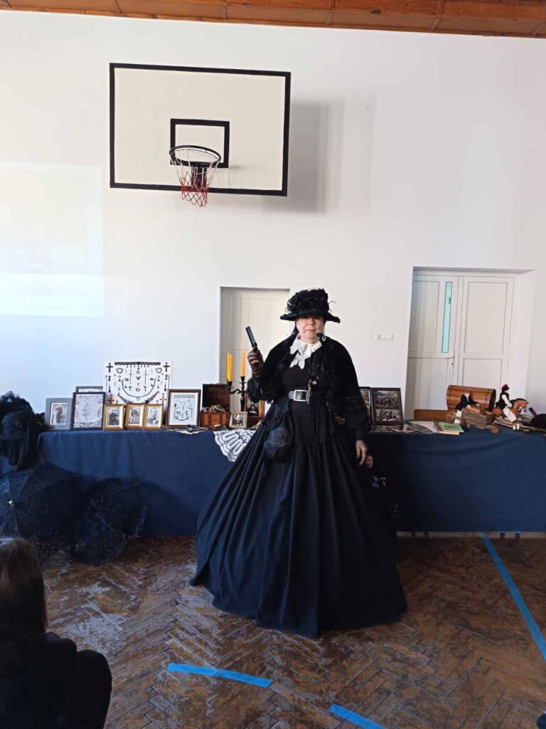 przedstawiciele Stowarzyszenia Historycznego im. Księdza majora Szczepana Walkowskiego przeprowadzili w Szkole Podstawowej w Mikstacie prelekcję „O powstaniu styczniowym inaczej …”.