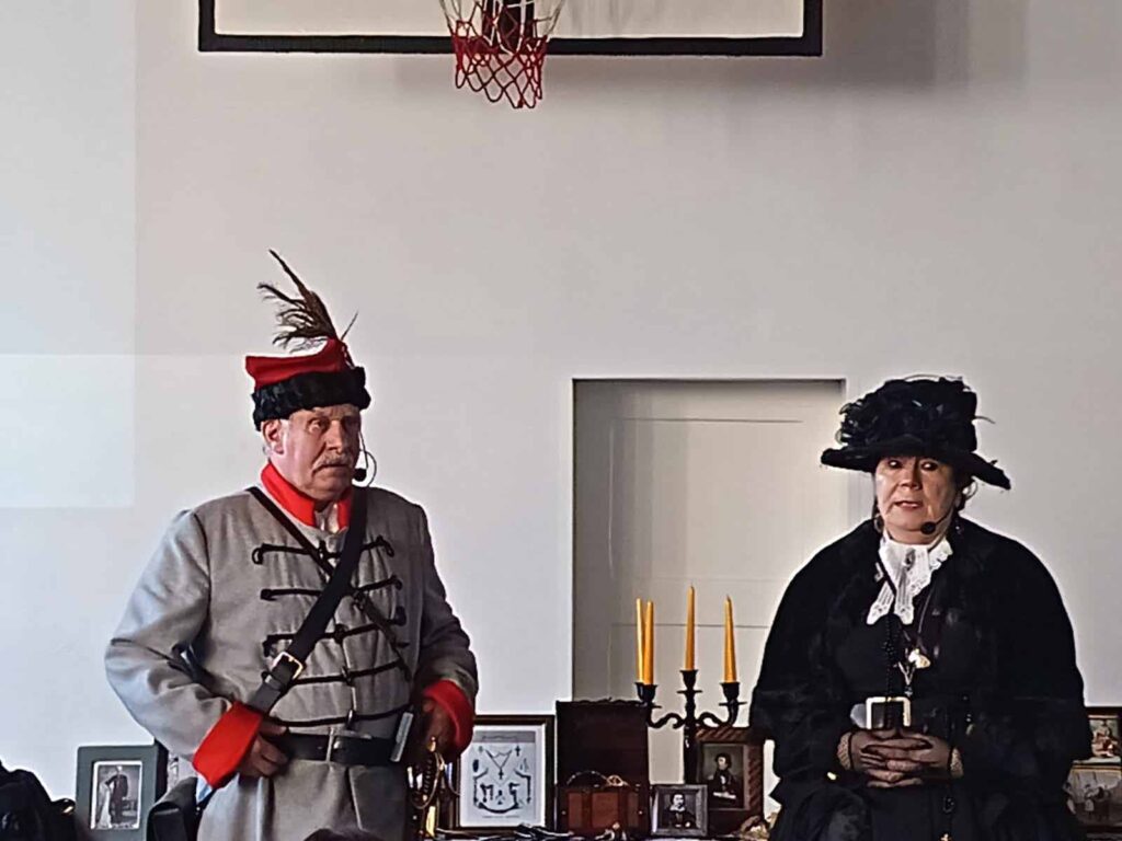 przedstawiciele Stowarzyszenia Historycznego im. Księdza majora Szczepana Walkowskiego przeprowadzili w Szkole Podstawowej w Mikstacie prelekcję „O powstaniu styczniowym inaczej …”.