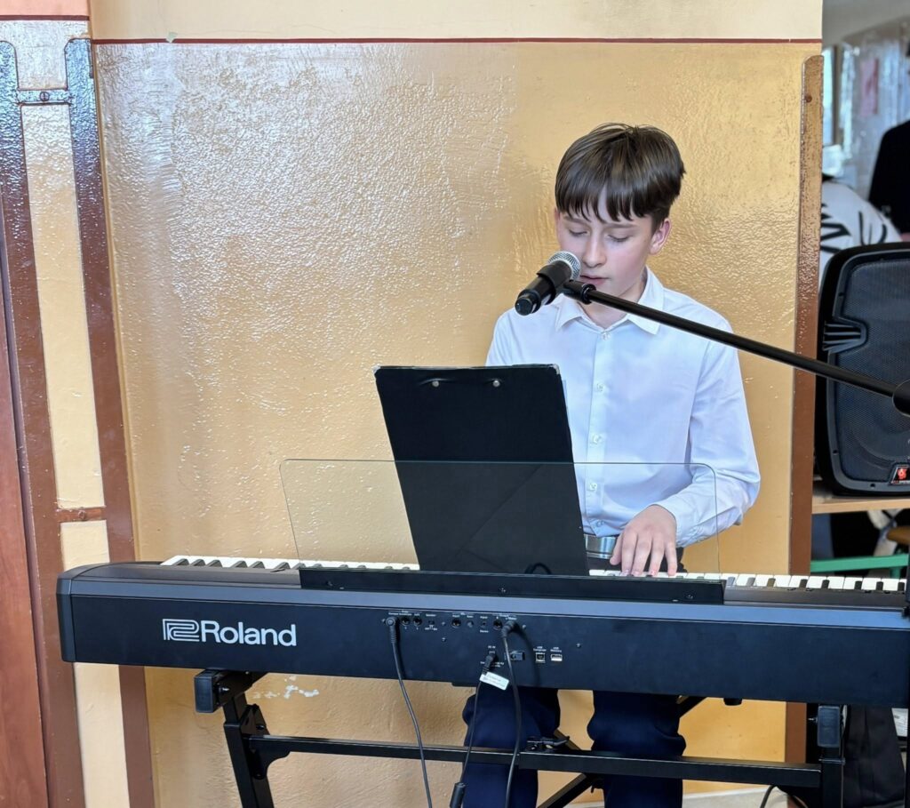 Apel z okazji Dnia Patrona Szkoły w Biskupicach Zabarycznych