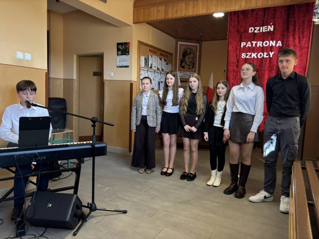 Apel z okazji Dnia Patrona Szkoły w Biskupicach Zabarycznych