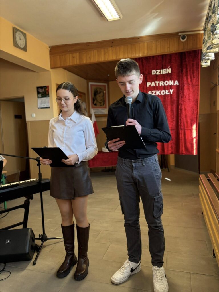 Apel z okazji Dnia Patrona Szkoły w Biskupicach Zabarycznych