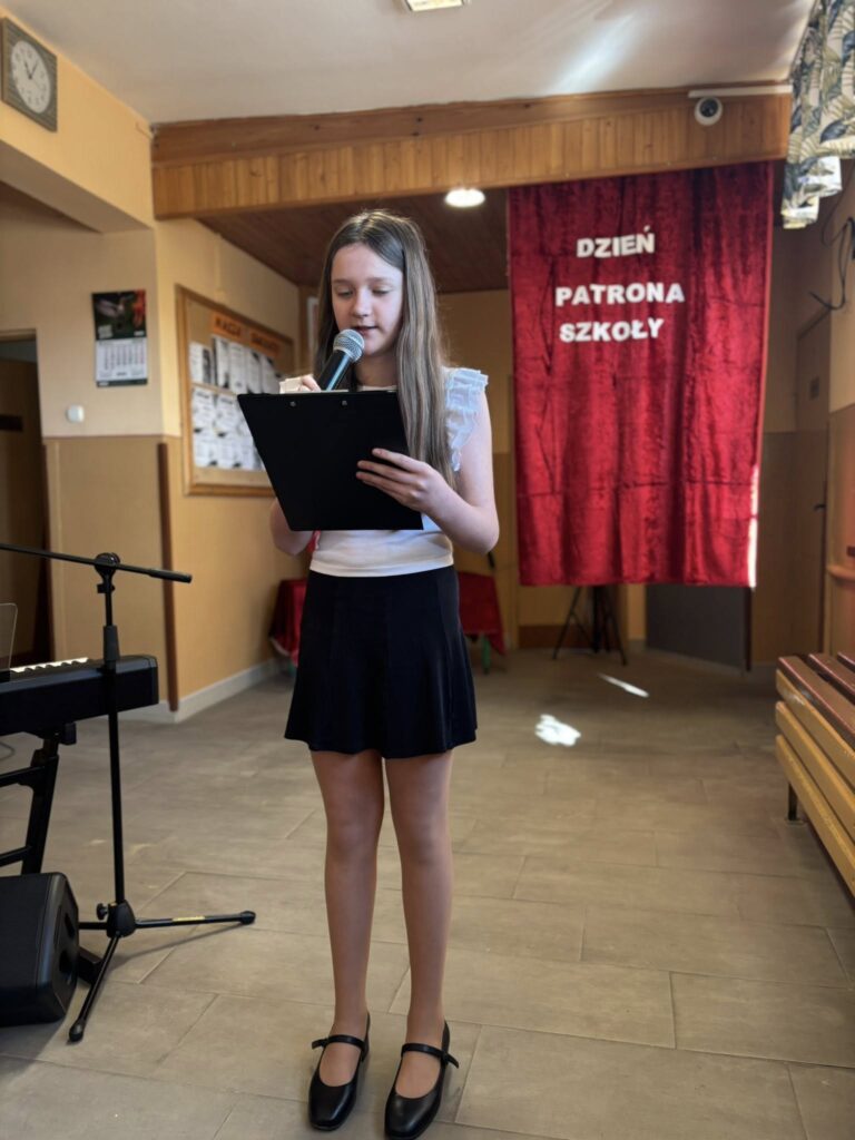 Apel z okazji Dnia Patrona Szkoły w Biskupicach Zabarycznych