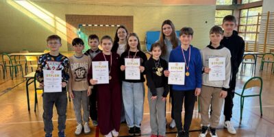 Sukces uczniów SP Biskupice Zabaryczne w Mistrzostwach Powiatu Ostrzeszowskiego w Warcabach Klasycznych