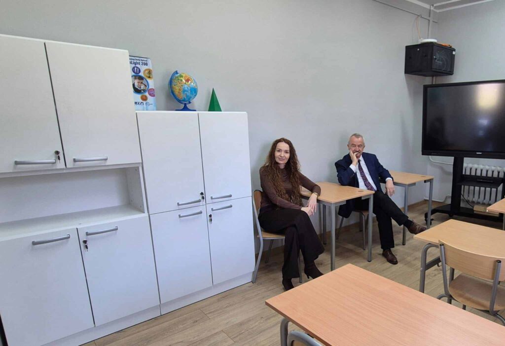 Pozyskaliśmy środki na utworzenie nowej pracowni komputerowej z pełnym wyposażeniem.