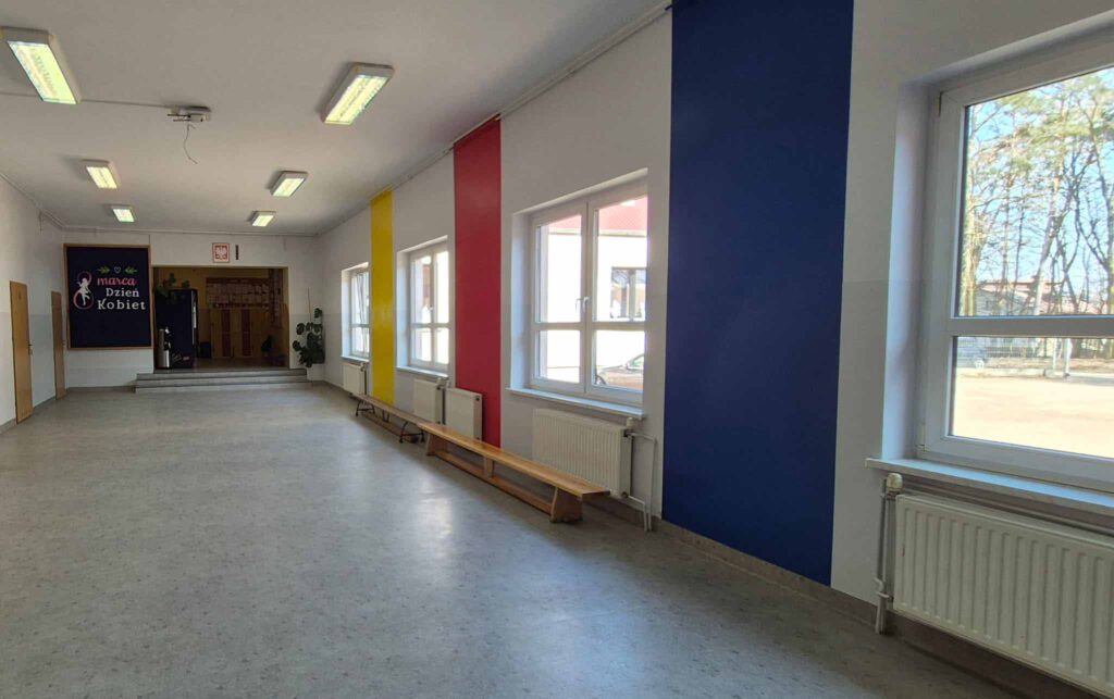 Pozyskaliśmy środki na utworzenie nowej pracowni komputerowej z pełnym wyposażeniem.