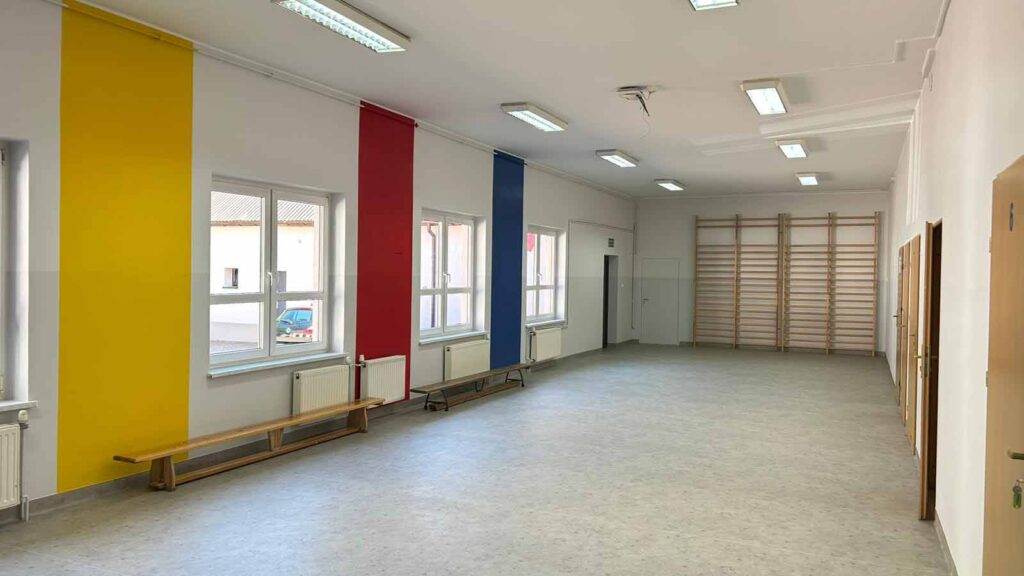 Pozyskaliśmy środki na utworzenie nowej pracowni komputerowej z pełnym wyposażeniem.